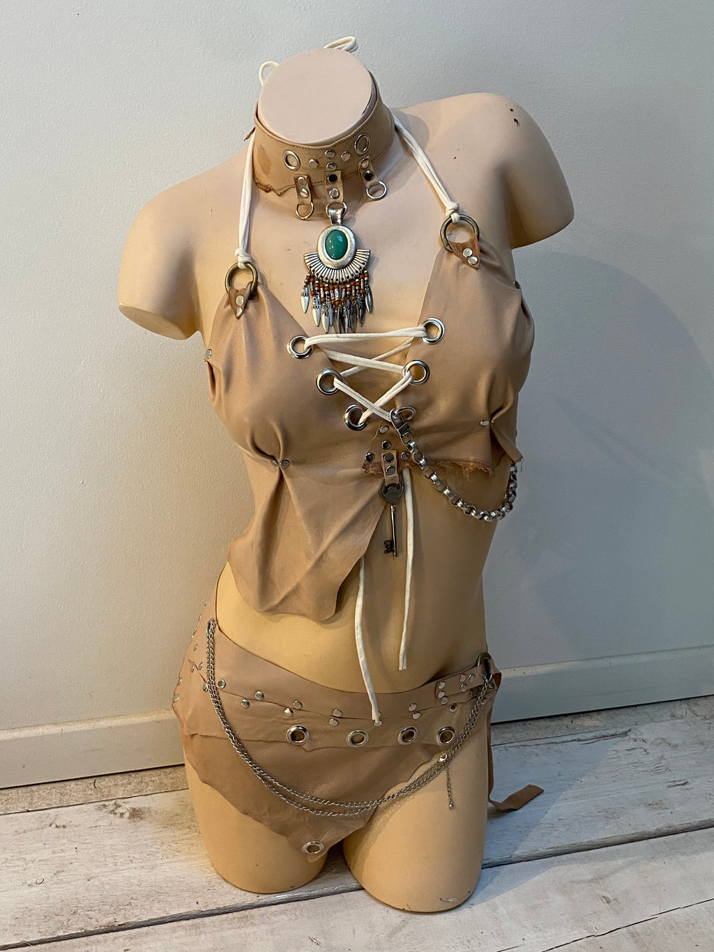 Ensemble en cuir beige