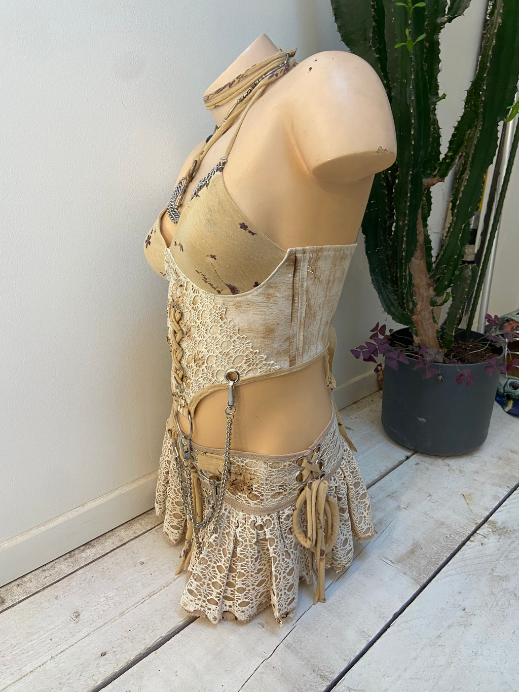 Ensemble vintage dystopique femme S/36 – Top dos lacé & jupe dentelle ajustable