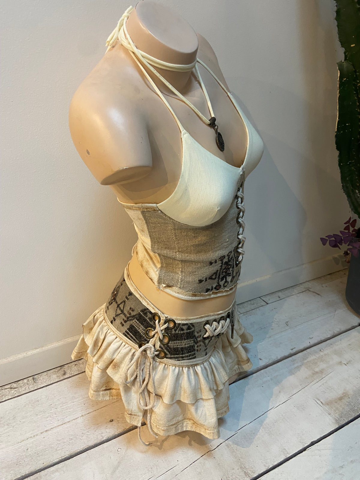 Ensemble berbère femme S/36 – Top corseté & mini-jupe ajustable – Pièce unique