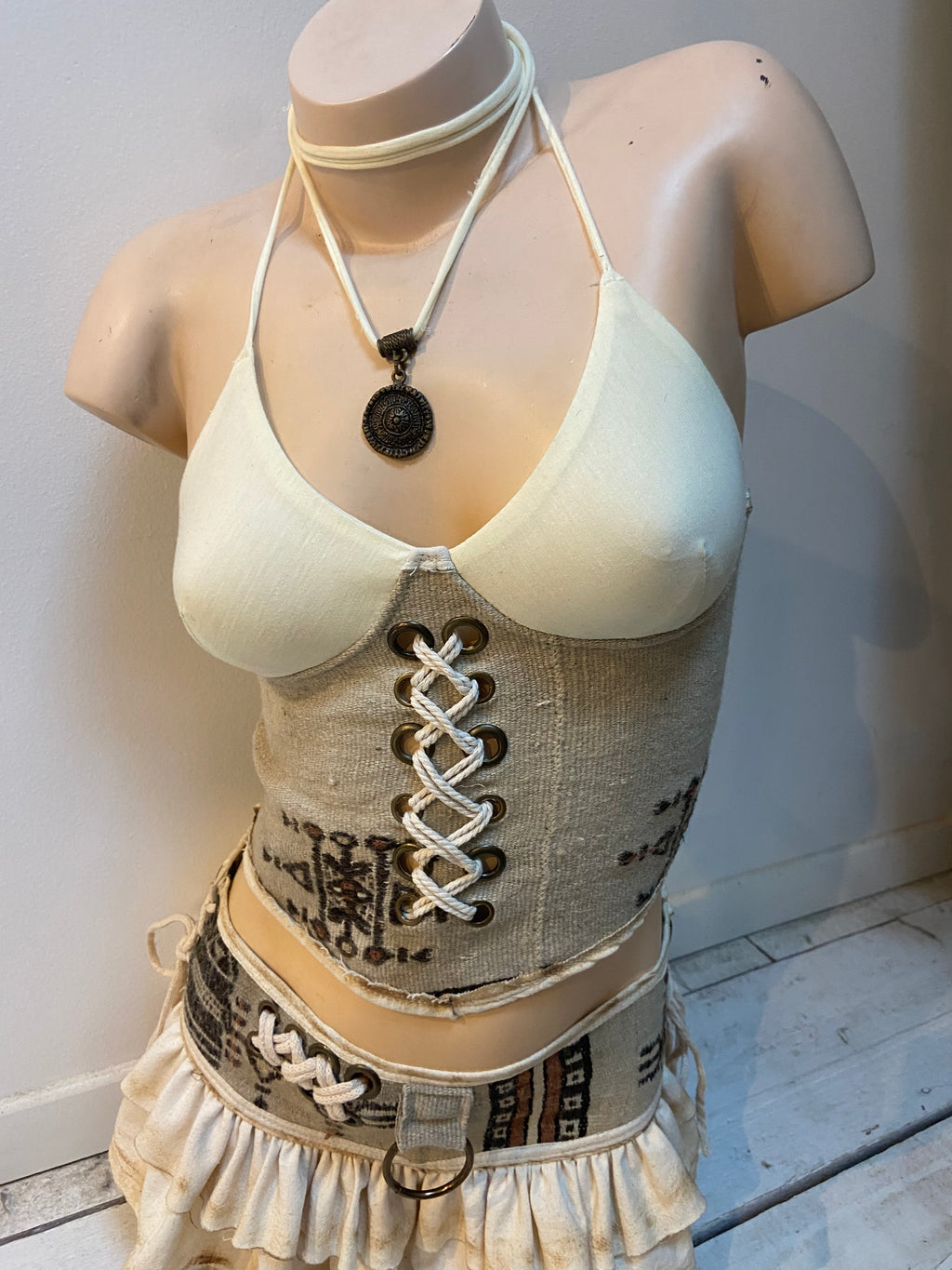 Ensemble berbère femme S/36 – Top corseté & mini-jupe ajustable – Pièce unique