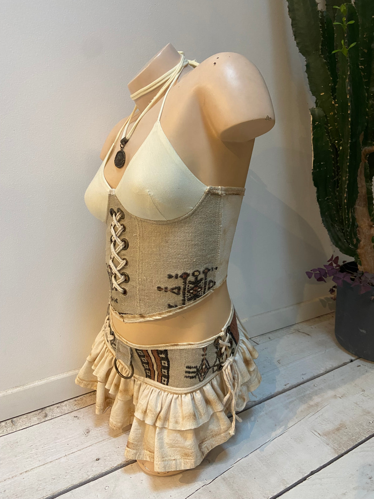 Ensemble berbère femme S/36 – Top corseté & mini-jupe ajustable – Pièce unique