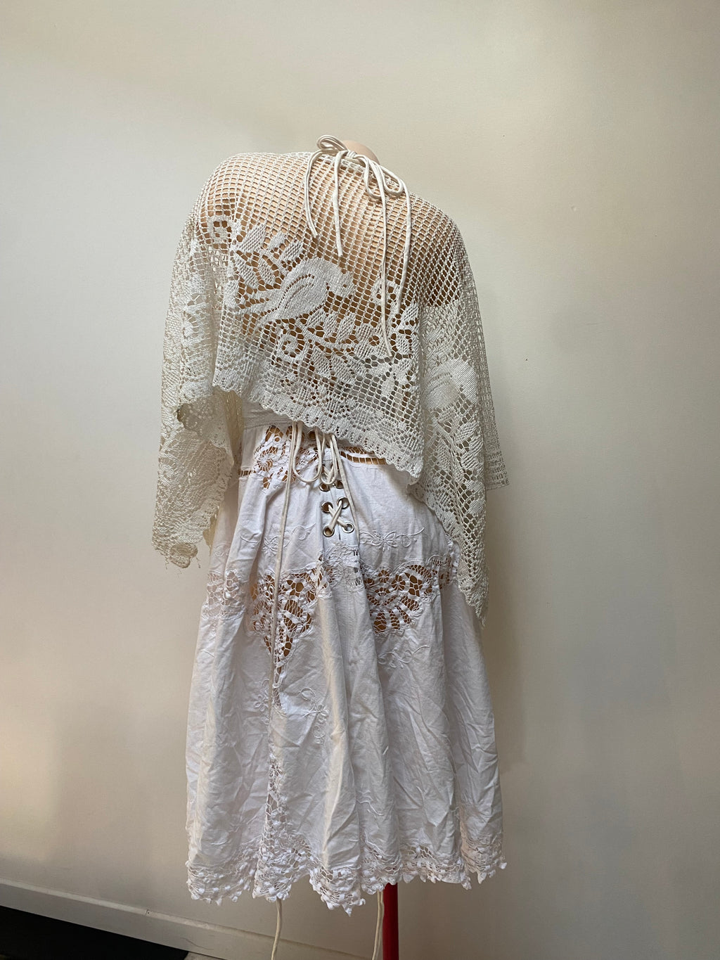 Robe bohème blanche à laçage