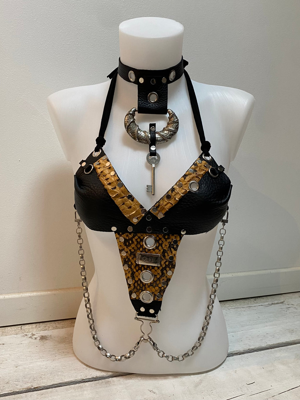 Top+collier en cuir